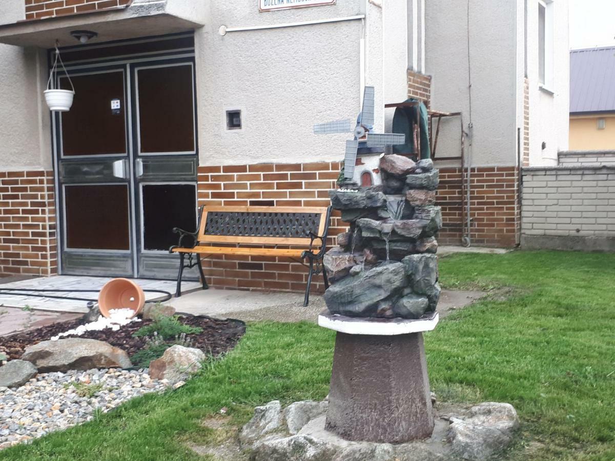 Elisa Aparthotel Komárno Exterior foto